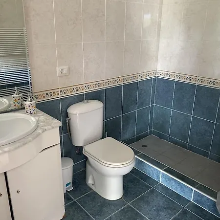 Spacious Characterful With Spectacular Views In Quiet Rural Setting. فيلة *