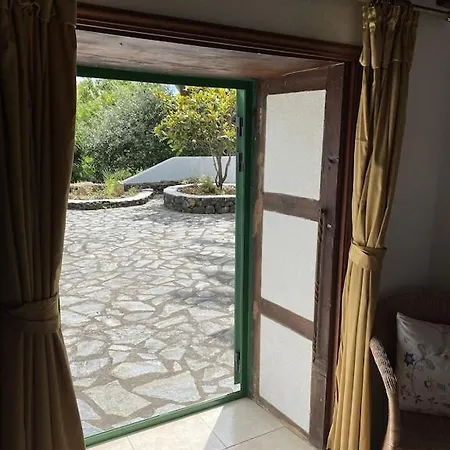 Spacious Characterful With Spectacular Views In Quiet Rural Setting. Villa