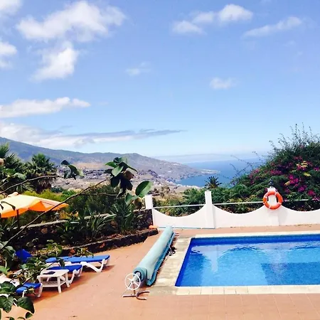 Spacious Characterful With Spectacular Views In Quiet Rural Setting. Villa *