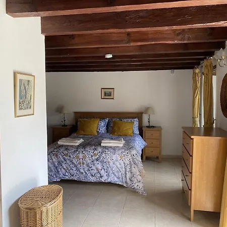 Spacious Characterful With Spectacular Views In Quiet Rural Setting.